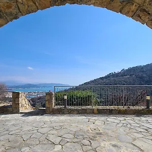 La Pietra Casa rural